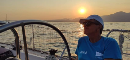 Uscita in barca a vela al tramonto nel bacino di Desenzano del Garda 9